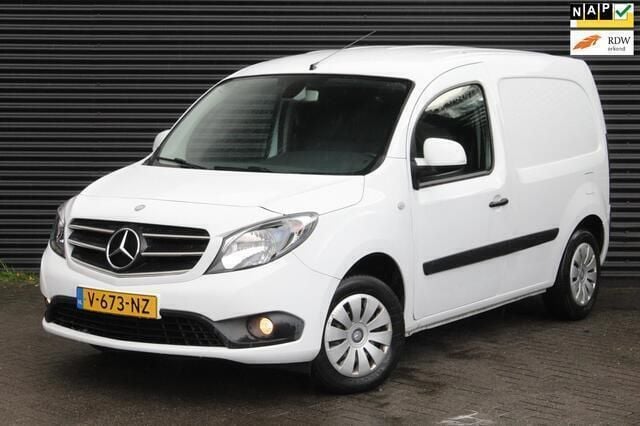 Wit Gebruikt 2018 Mercedes Citan 108 Van | € 6.900 (Goede deal) - Afbeelding 1/4