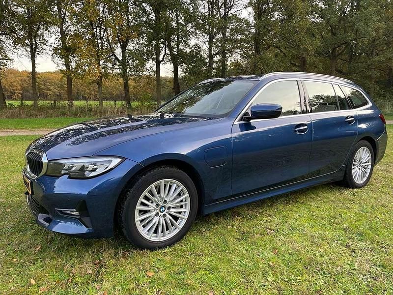 Occasion BMW 330 Executive 184 PK (135 kW) 2021 Blauw Stationwagen