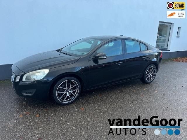 Zwart Occasion 2010 Volvo S60 Sedan | € 5.950 - Afbeelding 1/4