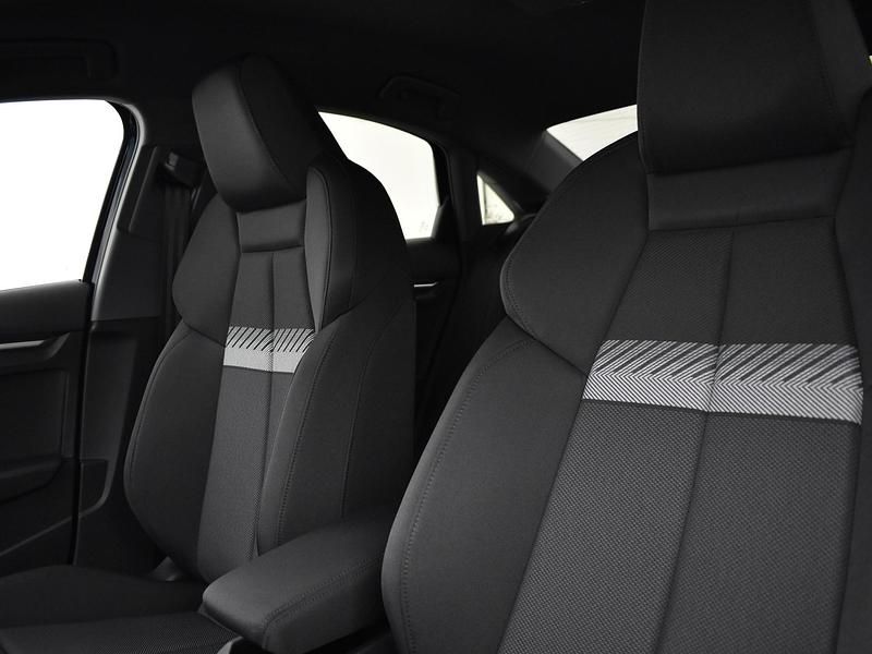 Nieuw Audi A3 Advanced 116 PK (85 kW) 2026 Blauw Sedan