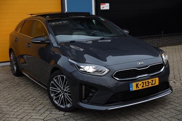 Grijs (metallic) Gebruikt 2019 Kia ProCeed GT-Line Stationwagen | € 18.950 (Eerlijke prijs) - Afbeelding 1/4