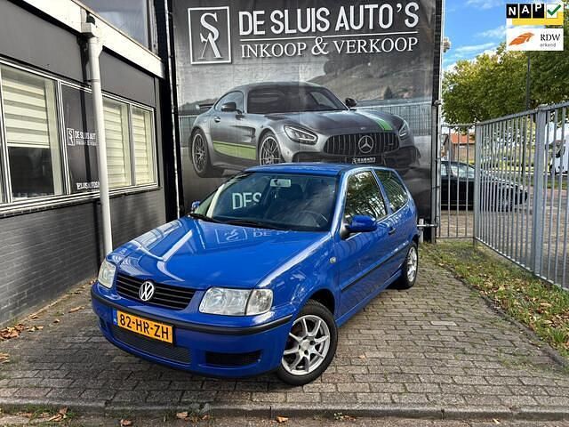 Blauw Gebruikt 2001 VW Polo Hatchback | € 1.165 (Eerlijke prijs) - Afbeelding 1/4