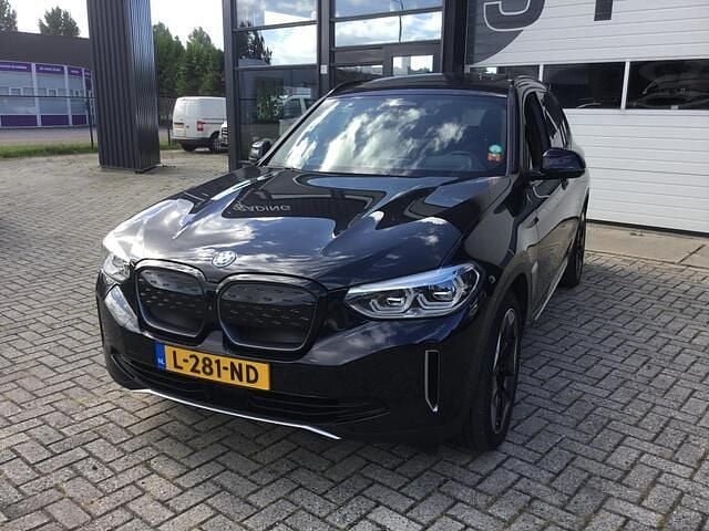 Zwart Gebruikt 2021 BMW iX3 Executive SUV | € 28.900 (Goede deal) - Afbeelding 1/4