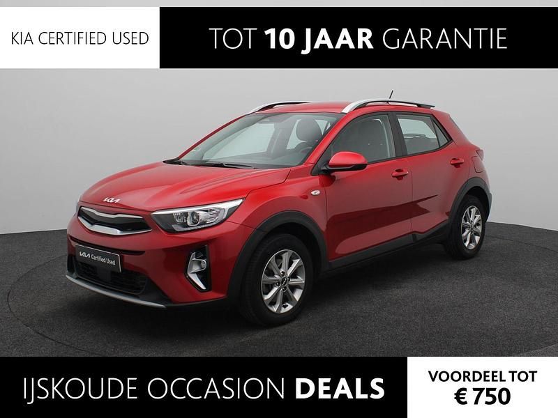 Rood Occasion 2022 Kia Stonic SUV | € 19.440 (Eerlijke prijs) - Afbeelding 1/2