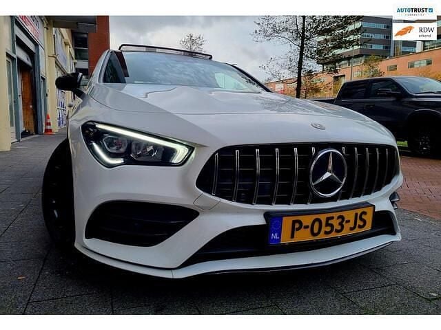 Wit Gebruikt 2020 Mercedes CLA200 Premium Plus Sedan | € 29.950 (Eerlijke prijs) - Afbeelding 1/4