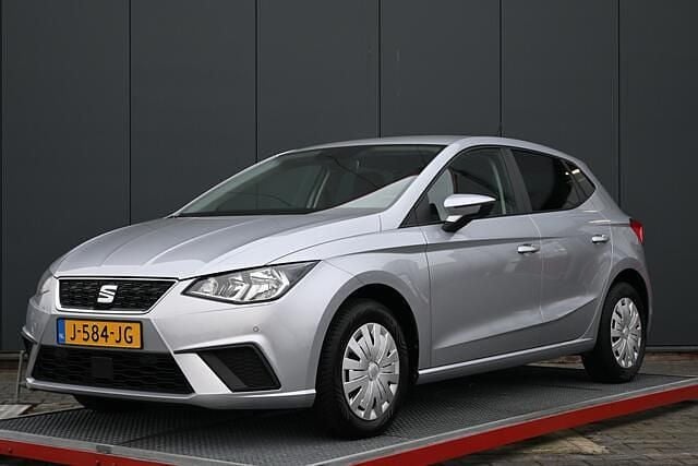 Grijs Gebruikt 2020 Seat Ibiza Business Hatchback | € 12.450 (Goede deal) - Afbeelding 1/4