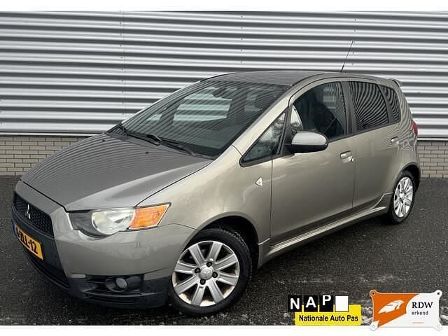 Grijs Gebruikt 2010 Mitsubishi Colt Edition Hatchback | € 1.745 (Goede deal) - Afbeelding 1/4