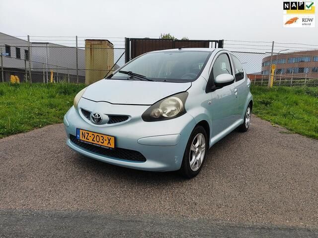 Blauw Gebruikt 2006 Toyota Aygo Hatchback | € 1.599 (Goede deal) - Afbeelding 1/4
