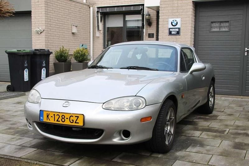 Grijs Occasion 2003 Mazda MX5 Exclusive Cabriolet | € 5.500 (Eerlijke prijs) - Afbeelding 1/4
