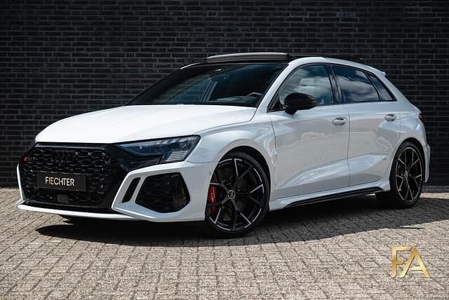 Wit Gebruikt 2022 Audi RS3 Sportback S-Line Hatchback | € 69.995 (Goede deal) - Afbeelding 1/4