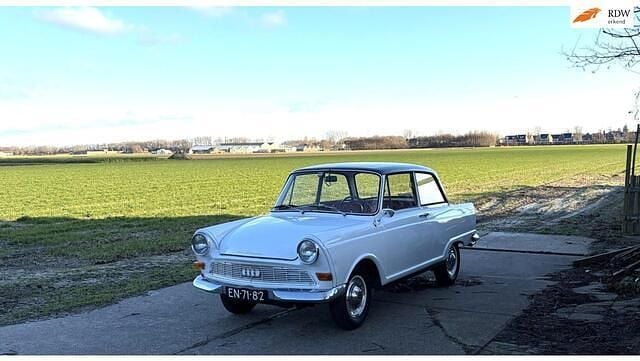 Wit Occasion 1965 Audi 80 | € 6.900 - Afbeelding 1/4