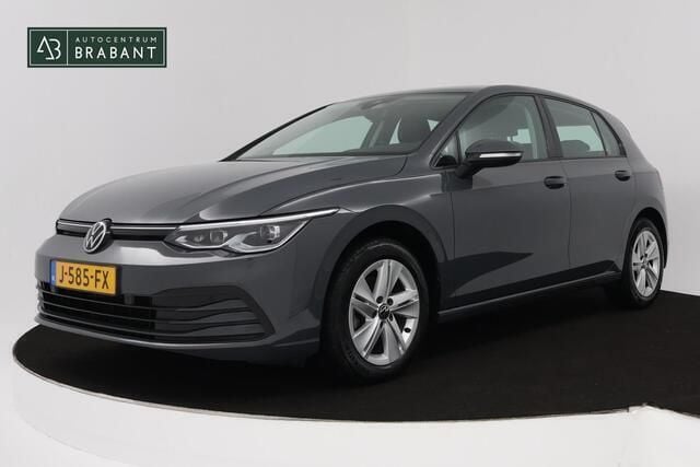 Grijs Gebruikt 2020 VW Golf VIII Business Hatchback | € 18.945 (Eerlijke prijs) - Afbeelding 1/4