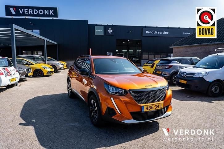 Oranje Gebruikt 2023 Peugeot 2008 Allure SUV | € 22.500 (Goede deal) - Afbeelding 1/4