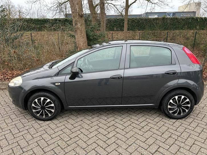 Occasion Fiat Grande Punto 65 PK (47 kW) 2010 Grijs (metallic) Hatchback