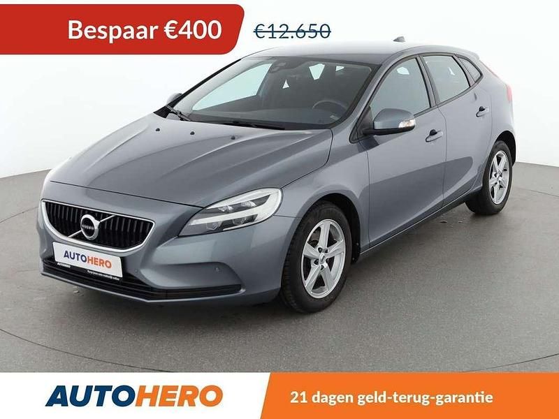 Grijs Gebruikt 2017 Volvo V40 Kinetic Stationwagen | € 12.149 (Goede deal) - Afbeelding 1/3