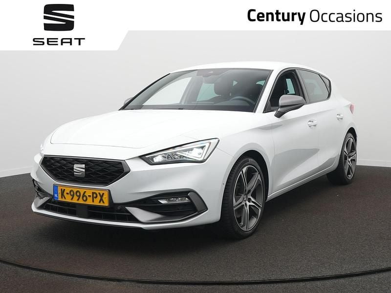 Wit Gebruikt 2021 Seat Leon Beats Hatchback | € 23.900 (Eerlijke prijs) - Afbeelding 1/4