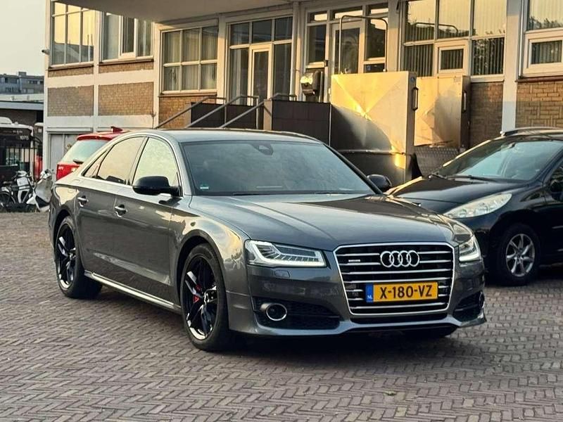Grijs Gebruikt 2017 Audi A8 Proline Sedan | € 27.500 - Afbeelding 1/4