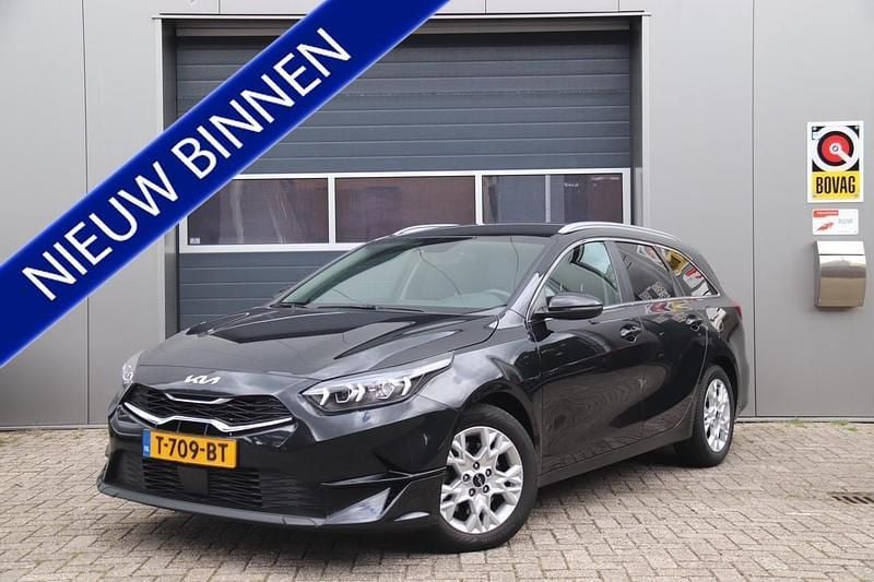 Zwart Gebruikt 2023 Kia Ceed Stationwagen | € 23.995 (Super prijs) - Afbeelding 1/4