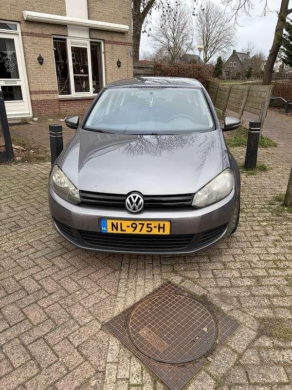 Grijs Occasion 2009 VW Golf V Trendline Stationwagen | € 3.400 (Iets duurder) - Afbeelding 1/4
