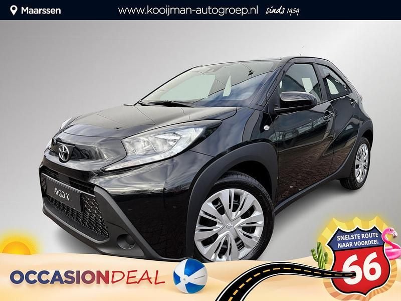 Zwart Gebruikt 2025 Toyota Aygo Play Hatchback | € 20.845 (Iets duurder) - Afbeelding 1/4