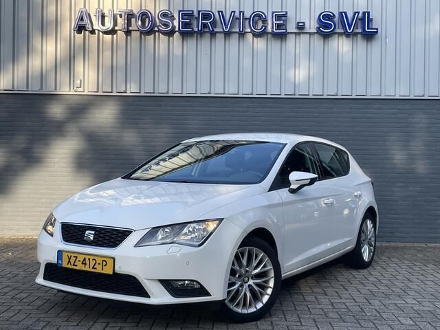 Wit Gebruikt 2015 Seat Leon ST Style Stationwagen | € 7.950 (Eerlijke prijs) - Afbeelding 1/4
