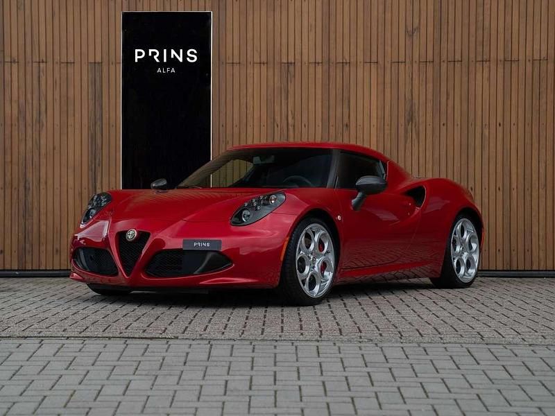 Rood Gebruikt 2015 Alfa Romeo 4C Coupé | € 74.500 - Afbeelding 1/4