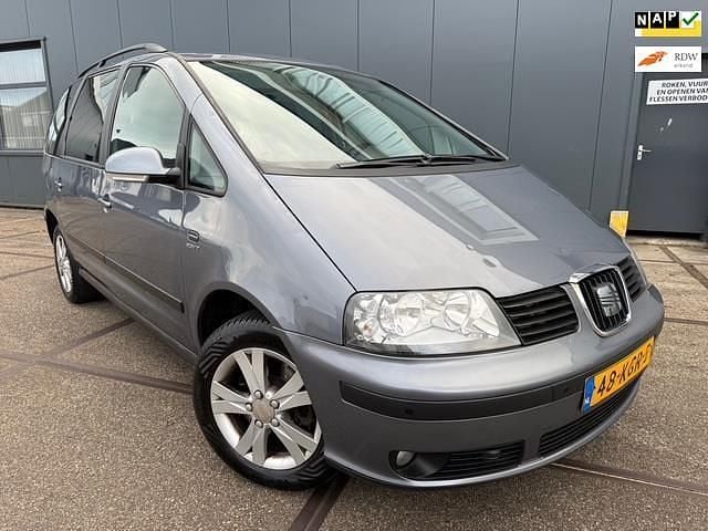 Grijs Gebruikt 2009 Seat Alhambra MPV | € 2.850 (Eerlijke prijs) - Afbeelding 1/4