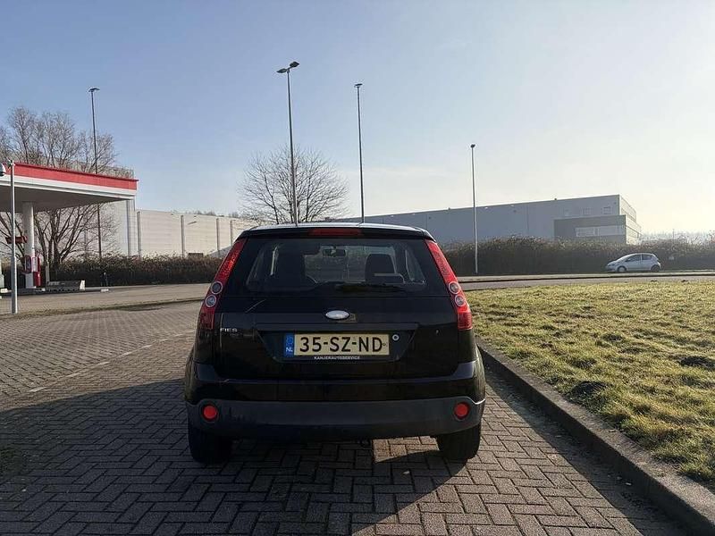 Occasion Ford Fiesta 69 PK (50 kW) 2006 Zwart Sedan