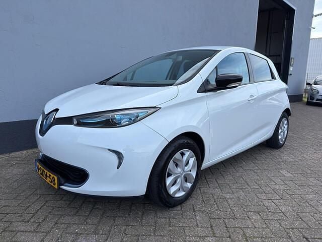 Wit Gebruikt 2013 Renault Zoe Zen Hatchback | € 3.950 (Eerlijke prijs) - Afbeelding 1/4