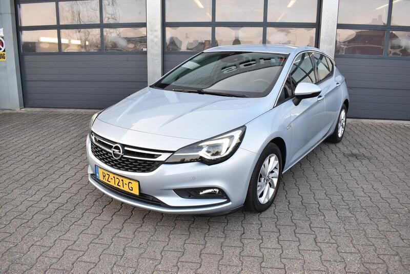 Grijs Gebruikt 2018 Opel Astra Innovation Hatchback | € 15.430 (Eerlijke prijs) - Afbeelding 1/4