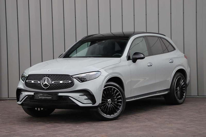 Grijs Gebruikt 2024 Mercedes GLC400d AMG SUV | € 89.500 - Afbeelding 1/4