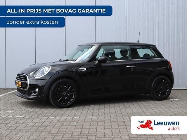 Zwart Gebruikt 2018 Mini Cooper Hatchback | € 14.495 (Eerlijke prijs) - Afbeelding 1/3