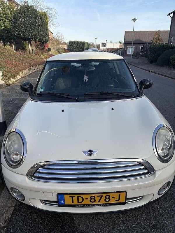 Wit Gebruikt 2009 Mini Cooper Hatchback | € 750 (Super prijs) - Afbeelding 1/4