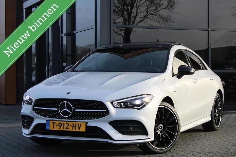 Wit Gebruikt 2021 Mercedes CLA250e AMG Sedan | € 29.950 (Super prijs) - Afbeelding 1/4
