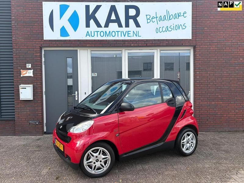 Zwart Gebruikt 2010 Smart ForTwo Coupé Pure Coupé | € 2.995 - Afbeelding 1/4