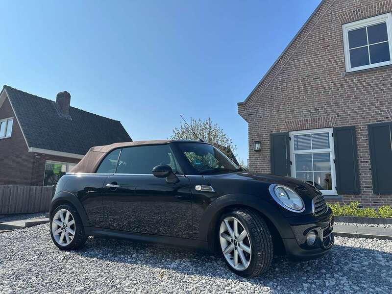 Zwart Gebruikt 2015 Mini Cooper Cabriolet Cabriolet | € 10.000 (Eerlijke prijs) - Afbeelding 1/4