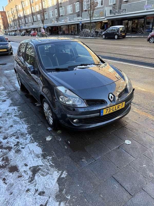 Occasion 2008 Renault Clio II Dynamique Sedan | € 3.250 (Eerlijke prijs) - Afbeelding 1/4