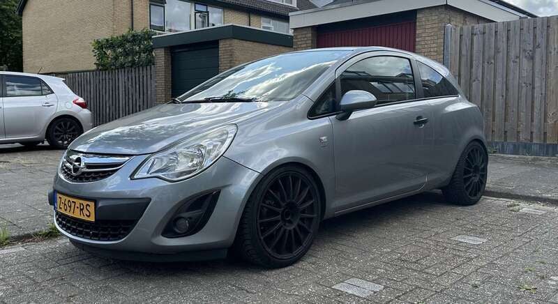 Grijs Gebruikt 2011 Opel Corsa Hatchback | € 3.500 (Super prijs) - Afbeelding 1/4