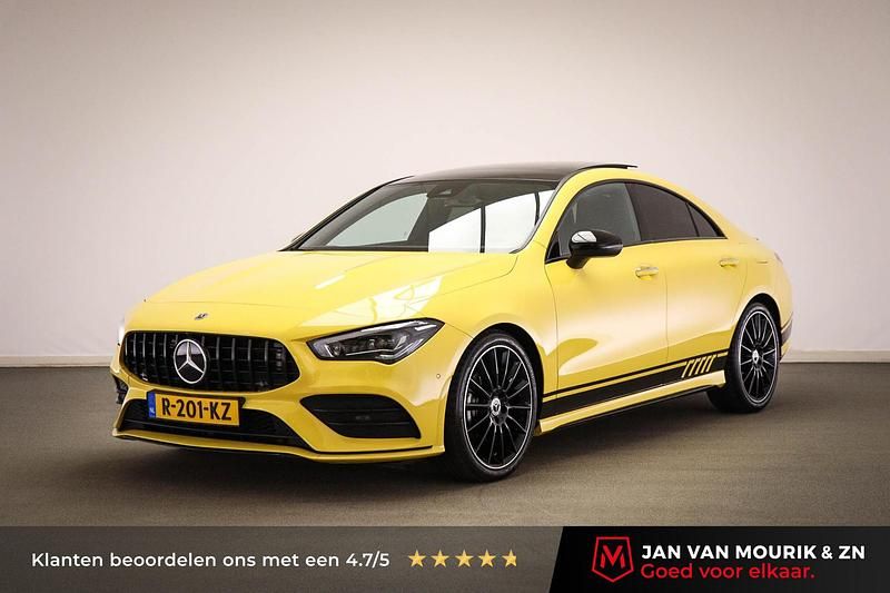 Geel Gebruikt 2022 Mercedes CLA180 AMG line Sedan | € 36.295 (Iets duurder) - Afbeelding 1/4