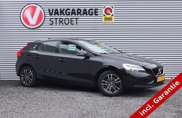 Zwart Gebruikt 2016 Volvo V40 Momentum Stationwagen | € 16.450 (Eerlijke prijs) - Afbeelding 1/4