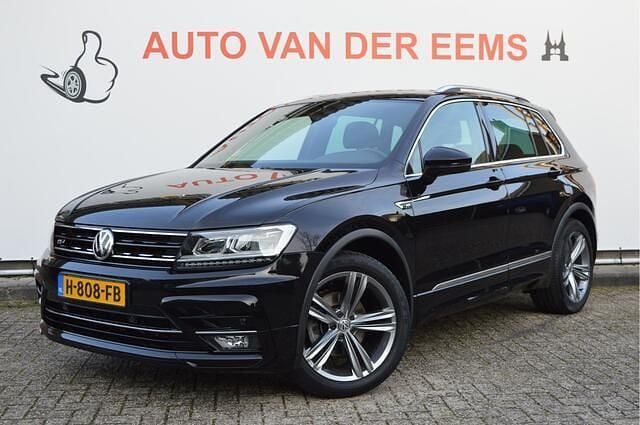 Zwart Gebruikt 2020 VW Tiguan Comfortline SUV | € 24.900 (Super prijs) - Afbeelding 1/4