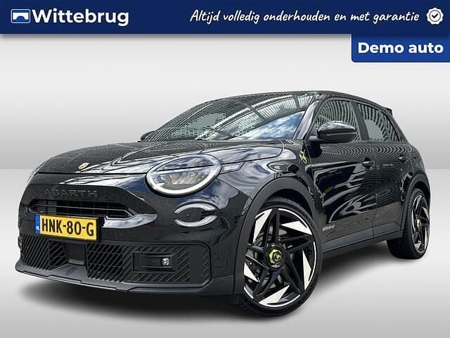 Zwart Gebruikt 2025 Abarth 600e Turismo SUV | € 45.925 - Afbeelding 1/4