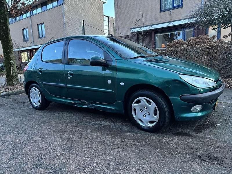 Occasion Peugeot 206 75 PK (55 kW) 2000 Sedan