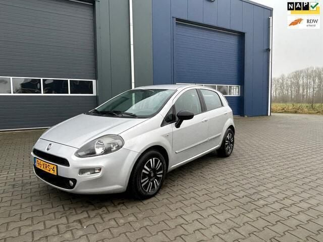 Grijs Gebruikt 2012 Fiat Punto Evo Easy Hatchback | € 2.500 (Eerlijke prijs) - Afbeelding 1/4