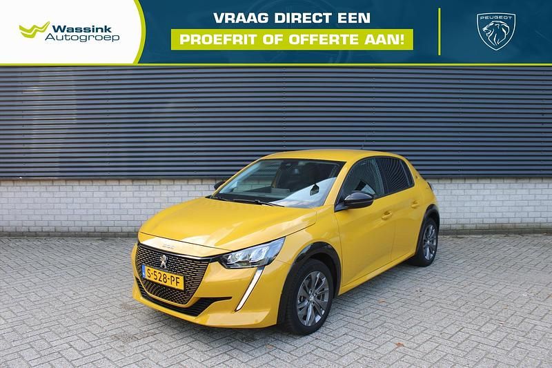 Geel Gebruikt 2023 Peugeot e-208 Allure Hatchback | € 19.935 (Eerlijke prijs) - Afbeelding 1/4