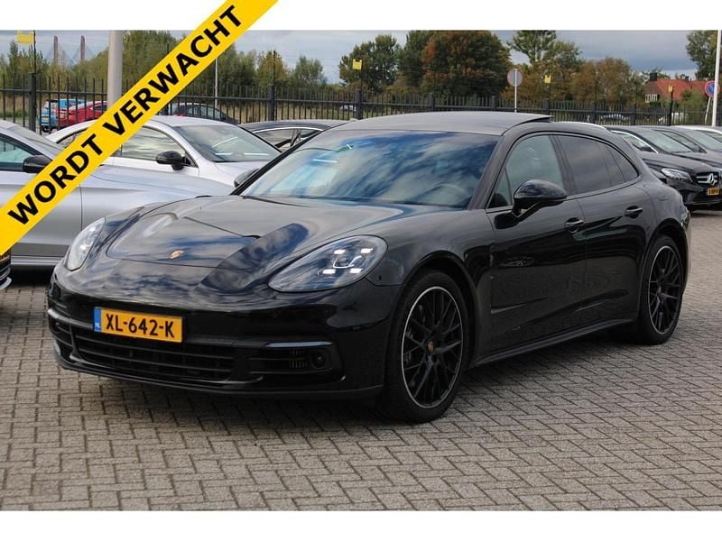Zwart Gebruikt 2018 Porsche Panamera Sedan | € 54.900 (Super prijs) - Afbeelding 1/4