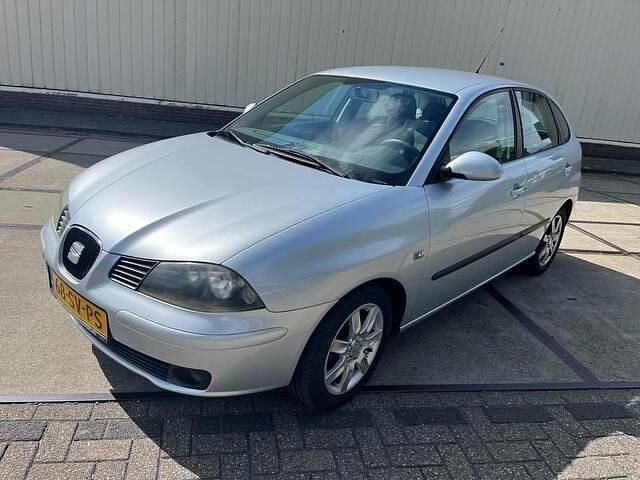 Grijs Gebruikt 2006 Seat Ibiza Hatchback | € 1.699 (Eerlijke prijs) - Afbeelding 1/4