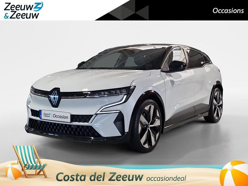 Twotone blanc glacier / noir Gebruikt 2023 Renault Mégane Techno Hatchback | € 24.940 (Iets duurder) - Afbeelding 1/4
