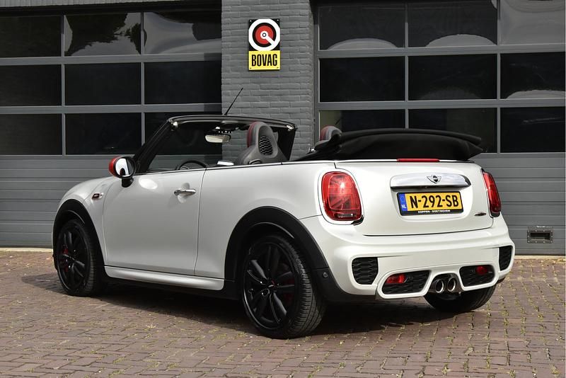 Occasion Mini John Cooper Works Cabriolet Chili 233 PK (171 kW) 2017 Wit Cabriolet