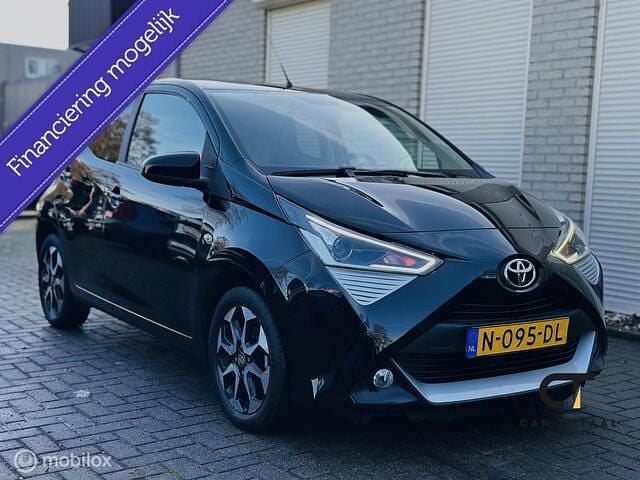 Zwart Occasion 2021 Toyota Aygo X-clusiv Hatchback | € 10.999 (Goede deal) - Afbeelding 1/4